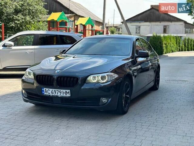 Серый БМВ 5 Серия, объемом двигателя 3 л и пробегом 275 тыс. км за 15500 $, фото 1 на Automoto.ua