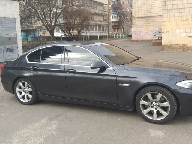 Серый БМВ 5 Серия, объемом двигателя 3 л и пробегом 280 тыс. км за 15200 $, фото 1 на Automoto.ua