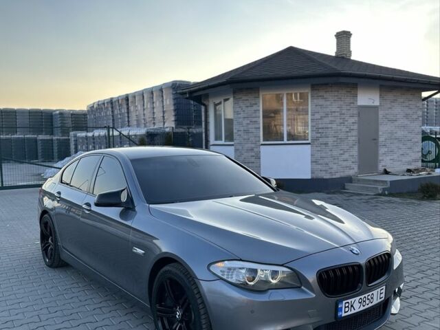 Сірий БМВ 5 Серія, об'ємом двигуна 2 л та пробігом 378 тис. км за 13700 $, фото 1 на Automoto.ua