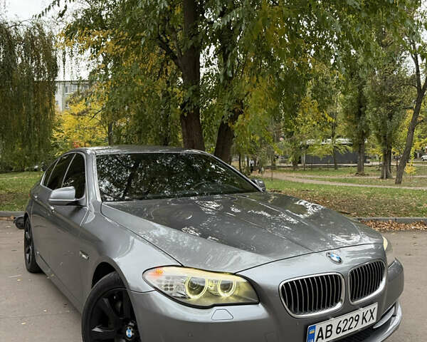 Серый БМВ 5 Серия, объемом двигателя 2.99 л и пробегом 371 тыс. км за 16400 $, фото 1 на Automoto.ua
