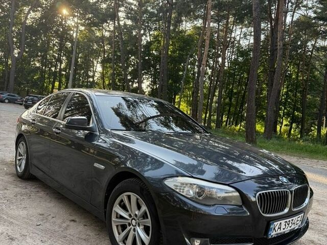 Сірий БМВ 5 Серія, об'ємом двигуна 3 л та пробігом 211 тис. км за 11200 $, фото 1 на Automoto.ua