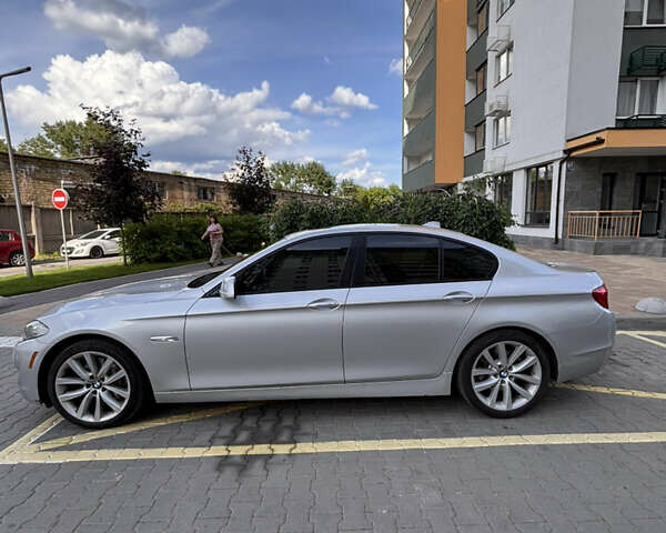 Серый БМВ 5 Серия, объемом двигателя 3 л и пробегом 147 тыс. км за 14399 $, фото 1 на Automoto.ua