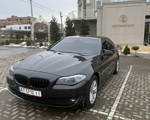 Серый БМВ 5 Серия, объемом двигателя 2 л и пробегом 271 тыс. км за 14400 $, фото 1 на Automoto.ua