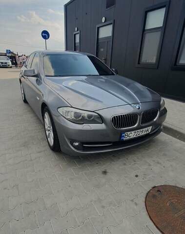 Серый БМВ 5 Серия, объемом двигателя 2 л и пробегом 218 тыс. км за 13800 $, фото 1 на Automoto.ua