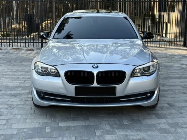 Сірий БМВ 5 Серія, об'ємом двигуна 3 л та пробігом 270 тис. км за 12000 $, фото 1 на Automoto.ua