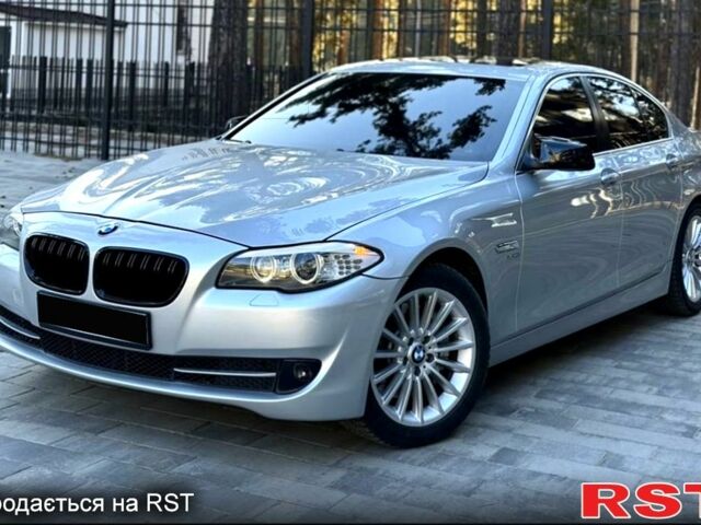 Серый БМВ 5 Серия, объемом двигателя 3 л и пробегом 270 тыс. км за 12000 $, фото 1 на Automoto.ua