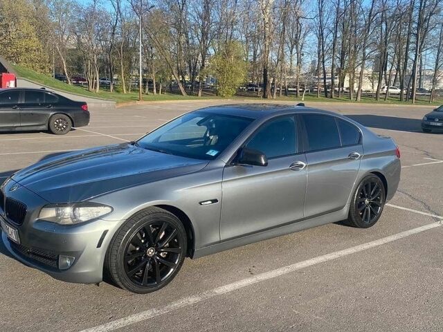 Сірий БМВ 5 Серія, об'ємом двигуна 3 л та пробігом 240 тис. км за 14500 $, фото 1 на Automoto.ua