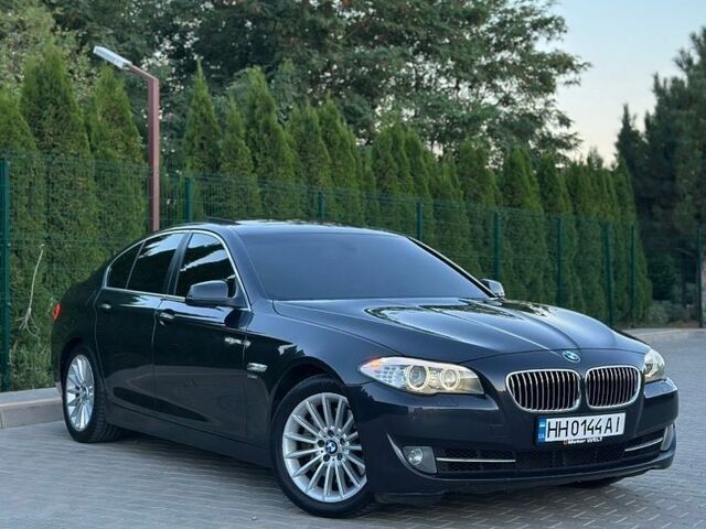 Серый БМВ 5 Серия, объемом двигателя 2.98 л и пробегом 260 тыс. км за 14000 $, фото 1 на Automoto.ua