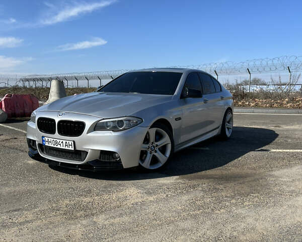 Серый БМВ 5 Серия, объемом двигателя 2.98 л и пробегом 265 тыс. км за 13800 $, фото 1 на Automoto.ua