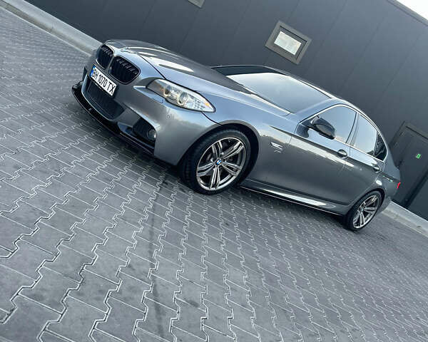 Серый БМВ 5 Серия, объемом двигателя 2.98 л и пробегом 330 тыс. км за 16500 $, фото 1 на Automoto.ua