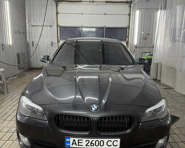 Серый БМВ 5 Серия, объемом двигателя 2 л и пробегом 170 тыс. км за 14000 $, фото 1 на Automoto.ua