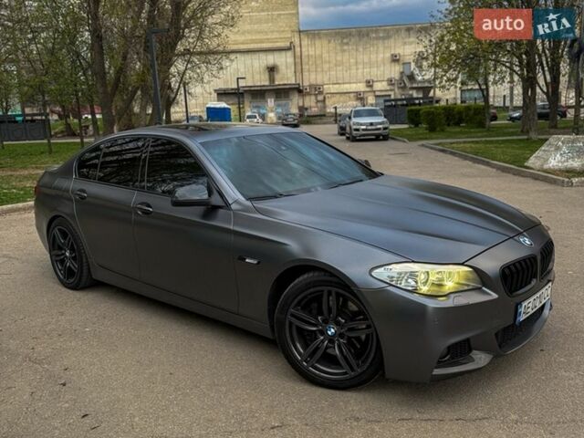 Серый БМВ 5 Серия, объемом двигателя 2.99 л и пробегом 191 тыс. км за 15100 $, фото 1 на Automoto.ua