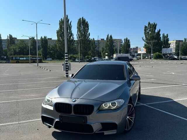 Серый БМВ 5 Серия, объемом двигателя 2.98 л и пробегом 163 тыс. км за 14500 $, фото 1 на Automoto.ua
