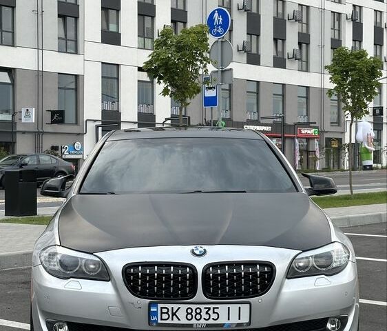 Серый БМВ 5 Серия, объемом двигателя 2 л и пробегом 260 тыс. км за 9900 $, фото 1 на Automoto.ua