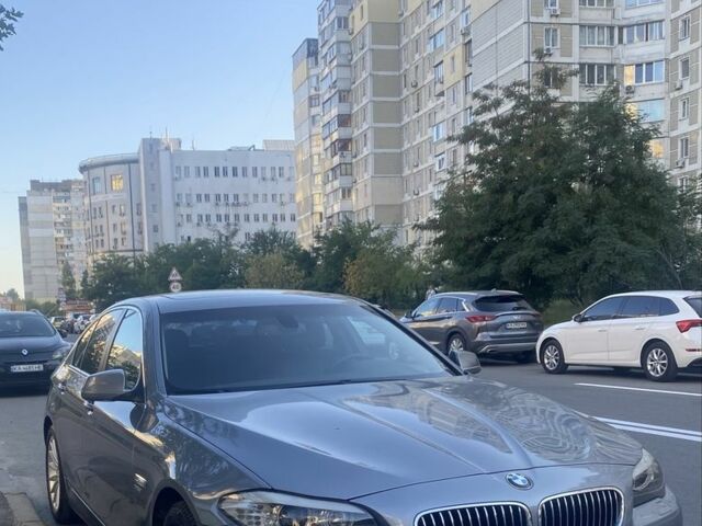 Серый БМВ 5 Серия, объемом двигателя 3 л и пробегом 139 тыс. км за 13800 $, фото 1 на Automoto.ua