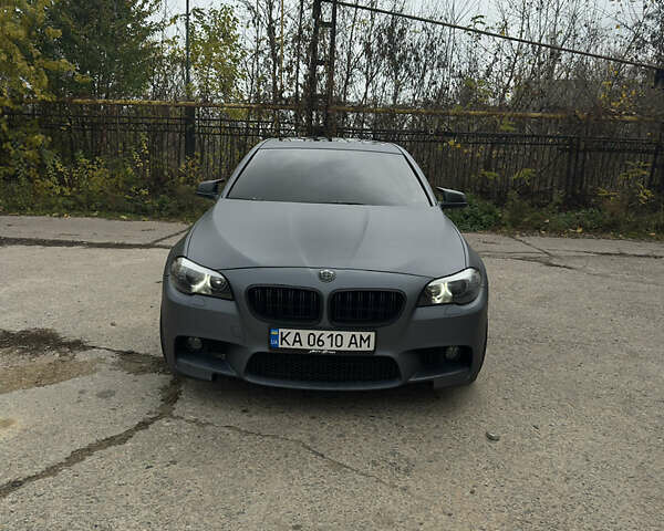 Серый БМВ 5 Серия, объемом двигателя 2 л и пробегом 218 тыс. км за 13500 $, фото 1 на Automoto.ua
