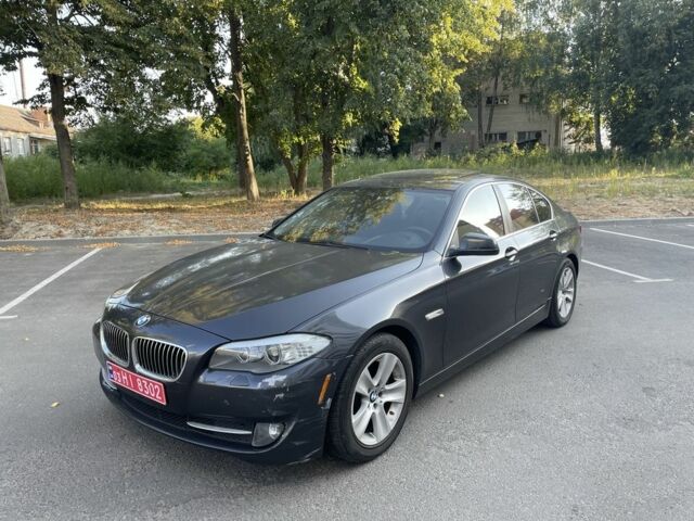 Серый БМВ 5 Серия, объемом двигателя 2 л и пробегом 187 тыс. км за 9800 $, фото 1 на Automoto.ua