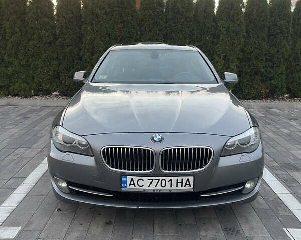 Серый БМВ 5 Серия, объемом двигателя 2 л и пробегом 225 тыс. км за 13900 $, фото 1 на Automoto.ua
