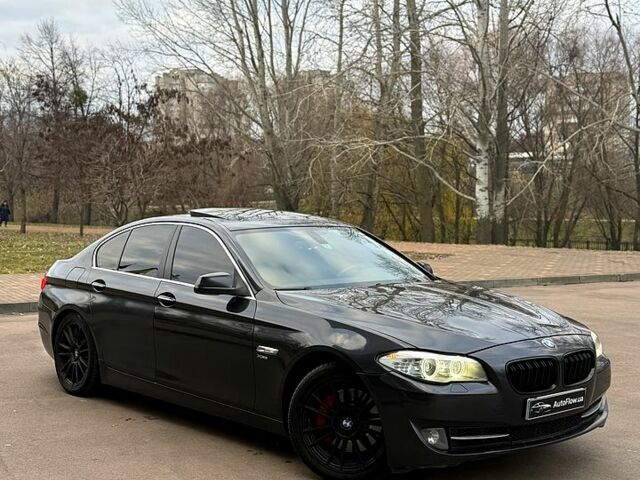 Серый БМВ 5 Серия, объемом двигателя 3 л и пробегом 210 тыс. км за 14600 $, фото 1 на Automoto.ua