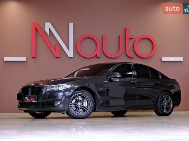 Серый БМВ 5 Серия, объемом двигателя 2 л и пробегом 140 тыс. км за 10900 $, фото 1 на Automoto.ua