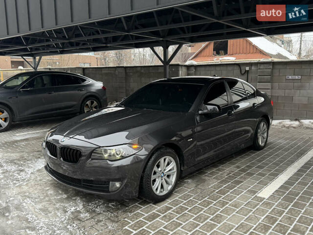 Серый БМВ 5 Серия, объемом двигателя 2 л и пробегом 313 тыс. км за 13500 $, фото 1 на Automoto.ua