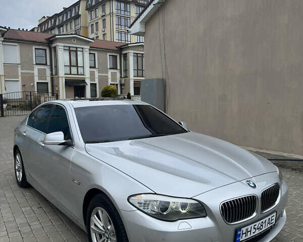 Серый БМВ 5 Серия, объемом двигателя 2 л и пробегом 99 тыс. км за 19500 $, фото 1 на Automoto.ua