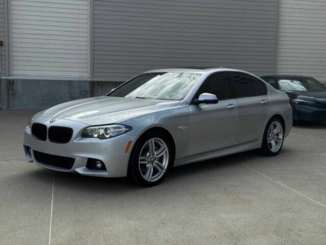 Серый БМВ 5 Серия, объемом двигателя 3 л и пробегом 89 тыс. км за 12400 $, фото 1 на Automoto.ua