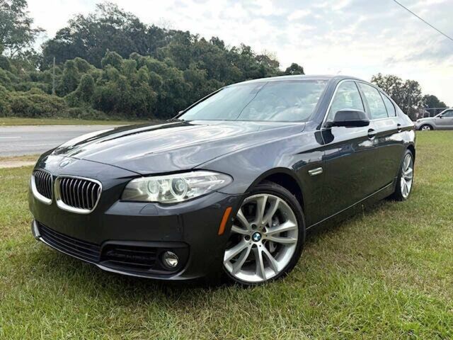 Серый БМВ 5 Серия, объемом двигателя 3 л и пробегом 76 тыс. км за 13000 $, фото 1 на Automoto.ua