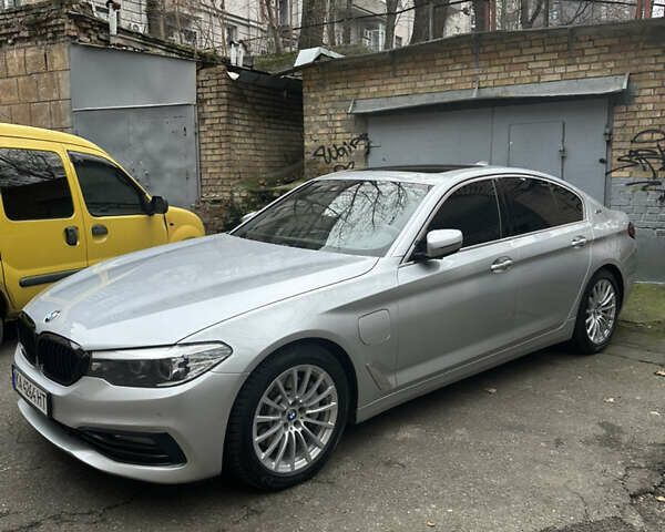 Серый БМВ 5 Серия, объемом двигателя 2 л и пробегом 110 тыс. км за 30000 $, фото 1 на Automoto.ua