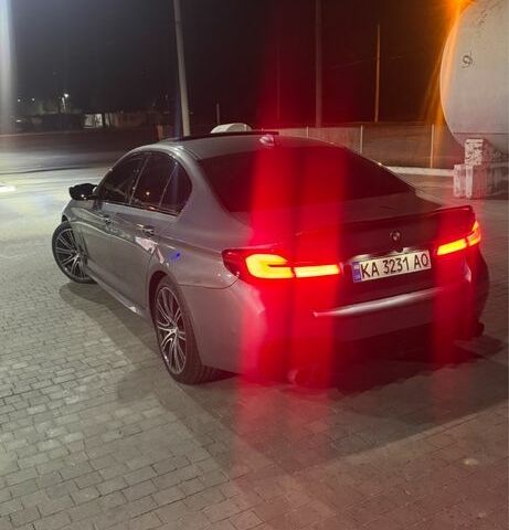 Серый БМВ 5 Серия, объемом двигателя 3 л и пробегом 170 тыс. км за 34000 $, фото 1 на Automoto.ua