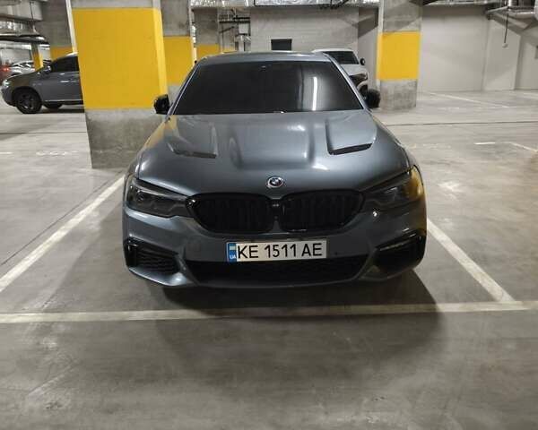 Серый БМВ 5 Серия, объемом двигателя 2.98 л и пробегом 144 тыс. км за 39000 $, фото 1 на Automoto.ua