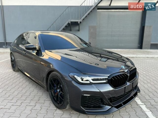 Серый БМВ 5 Серия, объемом двигателя 3 л и пробегом 150 тыс. км за 33500 $, фото 1 на Automoto.ua