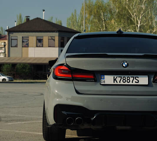 Серый БМВ 5 Серия, объемом двигателя 3 л и пробегом 145 тыс. км за 39000 $, фото 1 на Automoto.ua