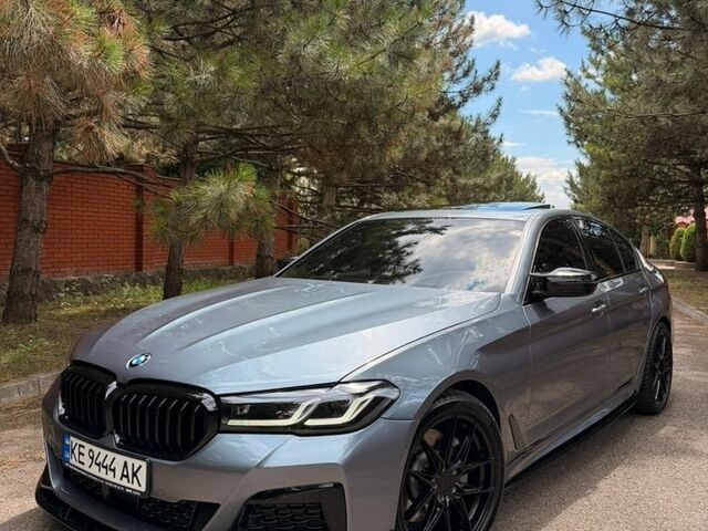 Серый БМВ 5 Серия, объемом двигателя 3 л и пробегом 78 тыс. км за 33700 $, фото 1 на Automoto.ua