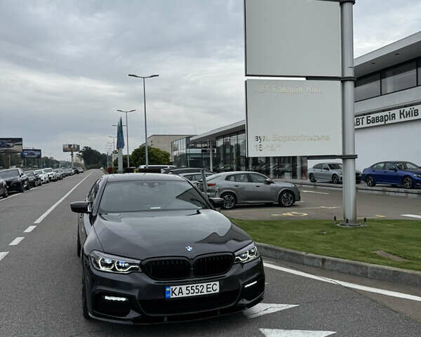 Серый БМВ 5 Серия, объемом двигателя 2.99 л и пробегом 165 тыс. км за 38000 $, фото 1 на Automoto.ua