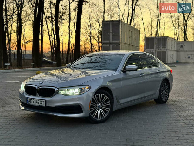 Серый БМВ 5 Серия, объемом двигателя 3 л и пробегом 115 тыс. км за 32999 $, фото 1 на Automoto.ua