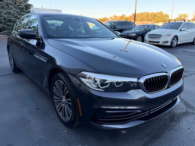 Серый БМВ 5 Серия, объемом двигателя 3 л и пробегом 46 тыс. км за 24000 $, фото 1 на Automoto.ua