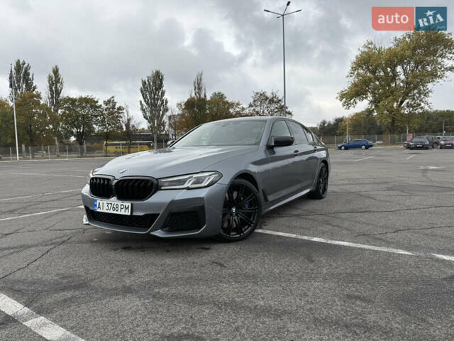 Серый БМВ 5 Серия, объемом двигателя 3 л и пробегом 94 тыс. км за 39000 $, фото 1 на Automoto.ua