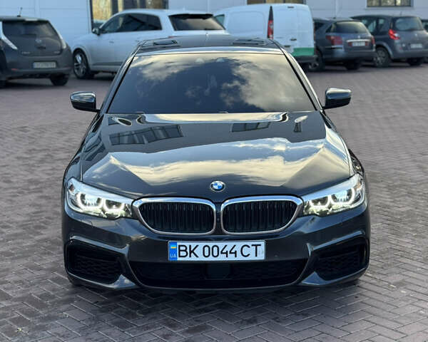 Серый БМВ 5 Серия, объемом двигателя 3 л и пробегом 69 тыс. км за 37500 $, фото 1 на Automoto.ua