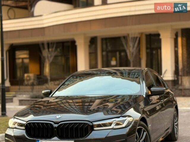 Серый БМВ 5 Серия, объемом двигателя 3 л и пробегом 91 тыс. км за 52500 $, фото 1 на Automoto.ua
