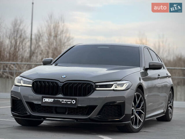 Серый БМВ 5 Серия, объемом двигателя 3 л и пробегом 65 тыс. км за 51700 $, фото 1 на Automoto.ua