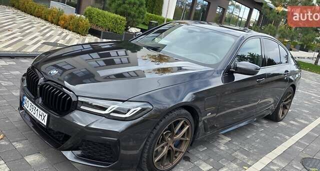 Сірий БМВ 5 Серія, об'ємом двигуна 3 л та пробігом 82 тис. км за 61927 $, фото 1 на Automoto.ua
