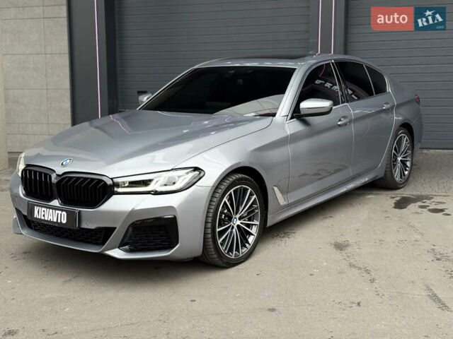 Серый БМВ 5 Серия, объемом двигателя 3 л и пробегом 4 тыс. км за 46000 $, фото 1 на Automoto.ua