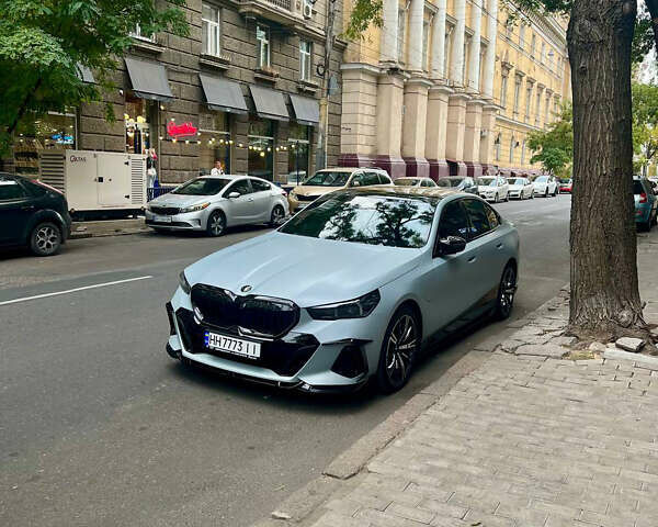 Серый БМВ 5 Серия, объемом двигателя 3 л и пробегом 16 тыс. км за 101000 $, фото 1 на Automoto.ua
