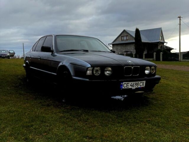 Серый БМВ 5 Серия, объемом двигателя 2.4 л и пробегом 248 тыс. км за 5000 $, фото 1 на Automoto.ua