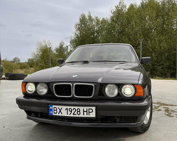 Серый БМВ 5 Серия, объемом двигателя 2.5 л и пробегом 330 тыс. км за 4900 $, фото 1 на Automoto.ua