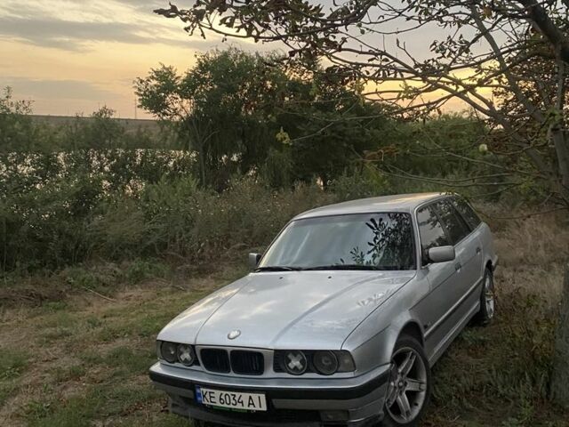 Серый БМВ 5 Серия, объемом двигателя 2.5 л и пробегом 3 тыс. км за 3500 $, фото 1 на Automoto.ua