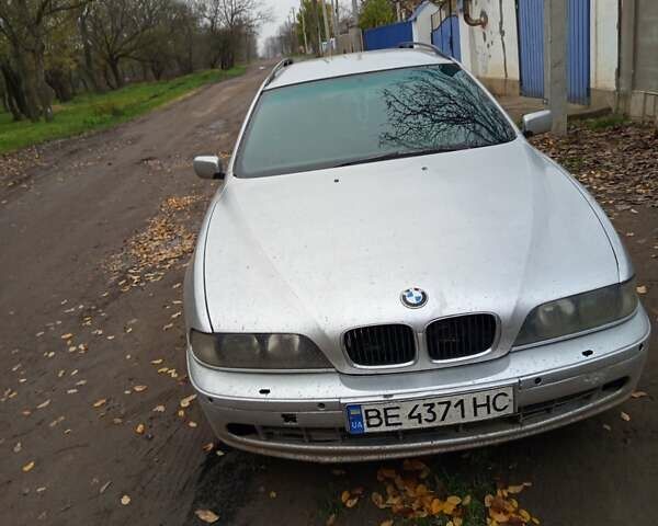 Серый БМВ 5 Серия, объемом двигателя 2.5 л и пробегом 200 тыс. км за 3600 $, фото 1 на Automoto.ua