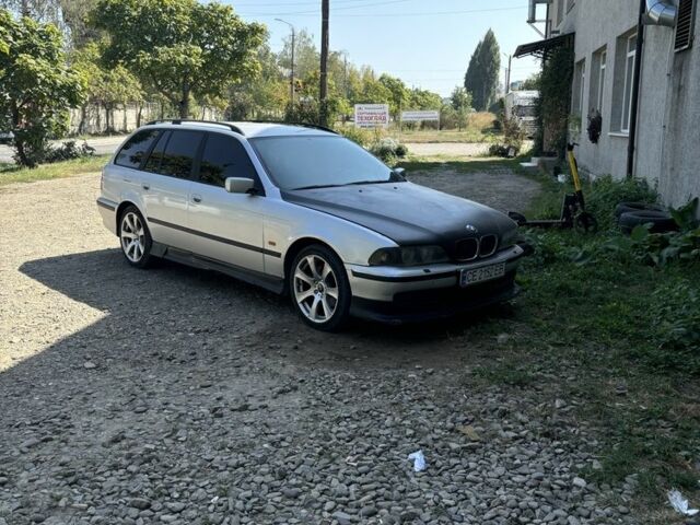 Серый БМВ 5 Серия, объемом двигателя 2.5 л и пробегом 300 тыс. км за 3500 $, фото 1 на Automoto.ua