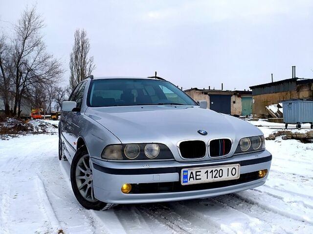 Серый БМВ 5 Серия, объемом двигателя 2.5 л и пробегом 450 тыс. км за 4500 $, фото 1 на Automoto.ua